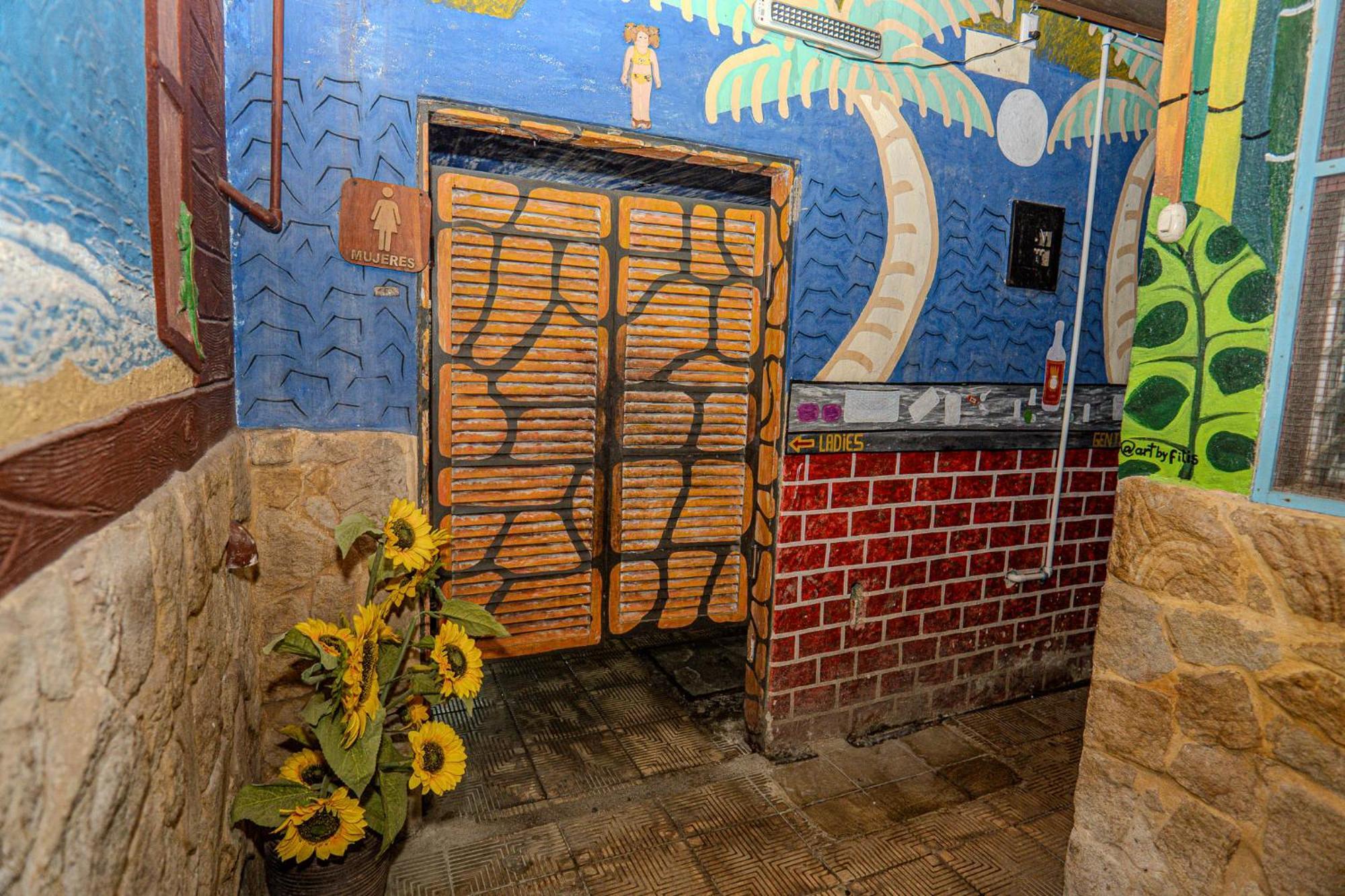 Costa Linda Art Hostel Manuel Antonio Exteriör bild