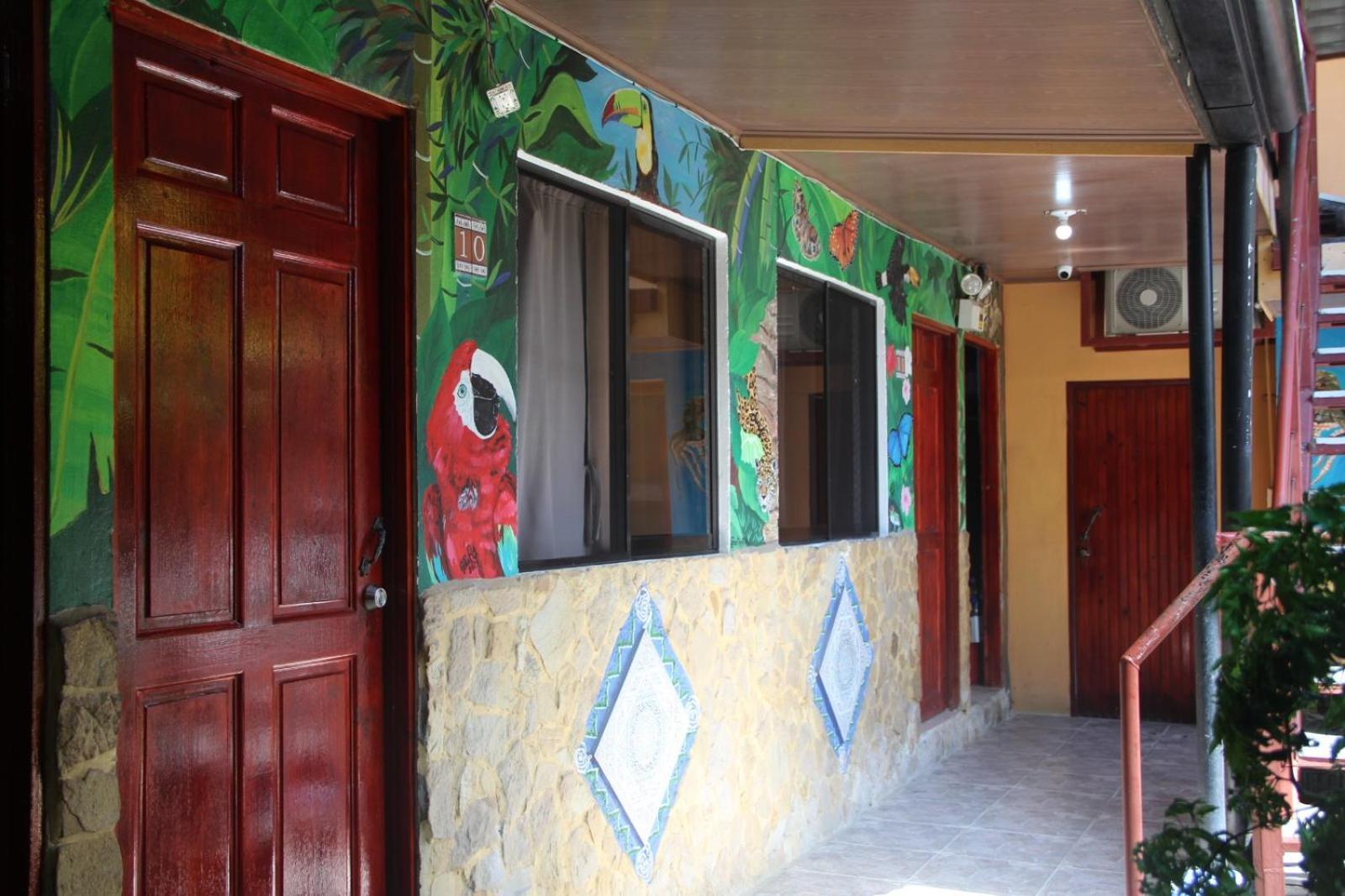 Costa Linda Art Hostel Manuel Antonio Exteriör bild