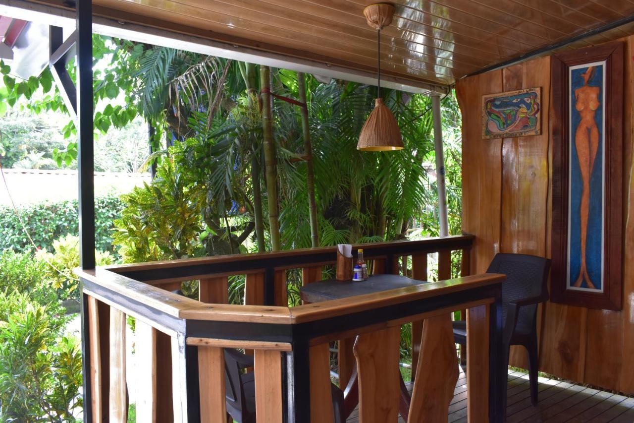 Costa Linda Art Hostel Manuel Antonio Exteriör bild